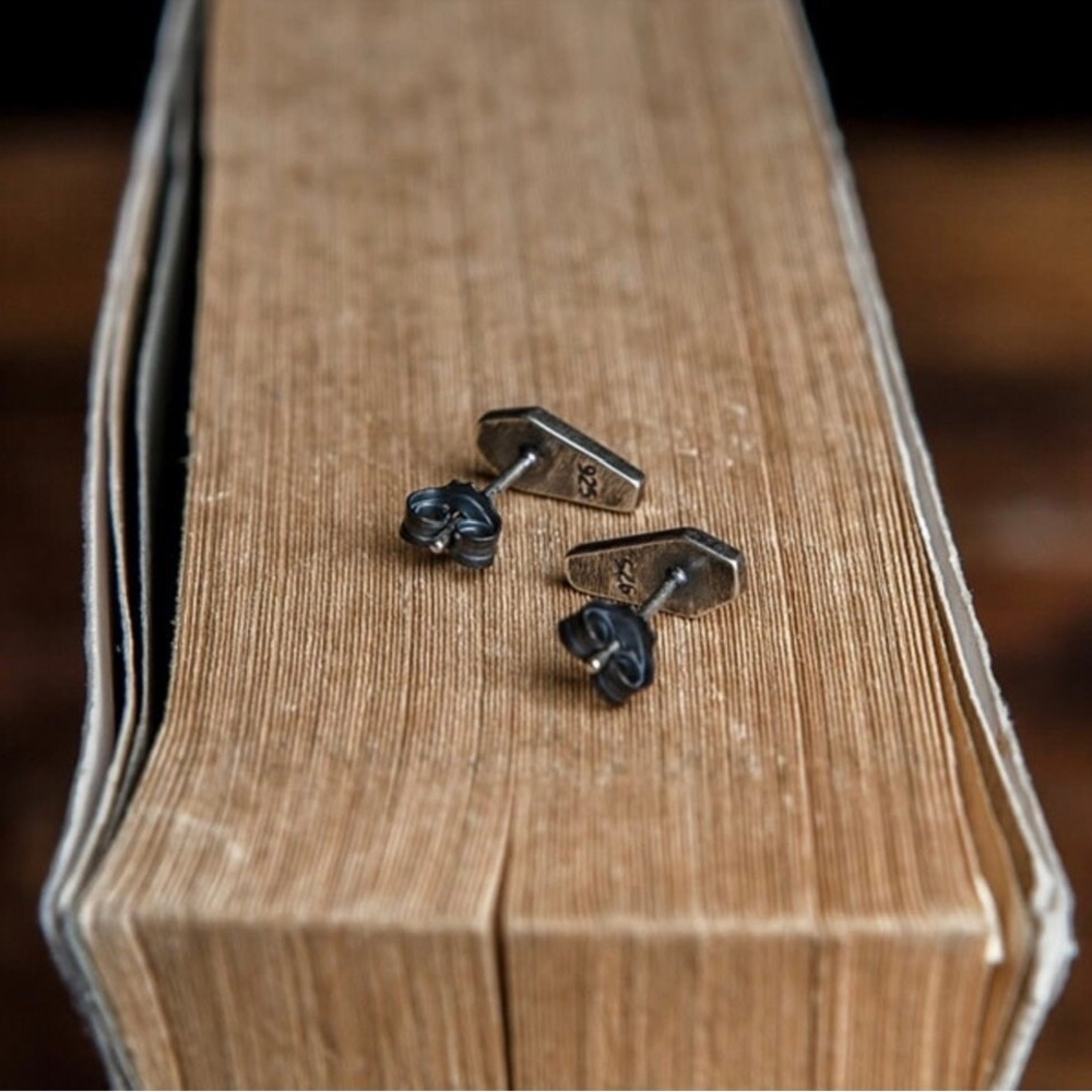 Single Accent 925 Sterling Silver Creative Retro Death Cross Coffin Stud Earring - Picture 4 of 6